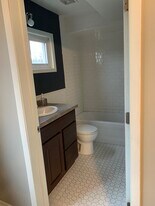 Building Photo - 413 Kekoskee St