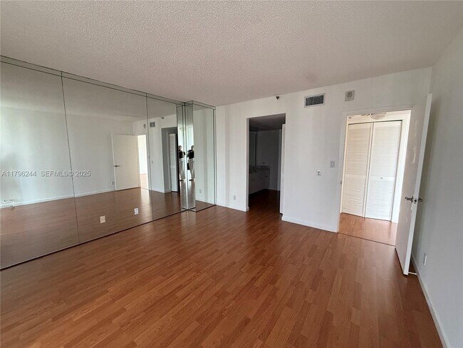 Building Photo - 19707 Turnberry Way