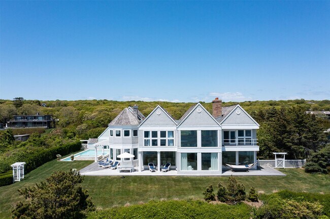 Building Photo - 390 Old Montauk Hwy