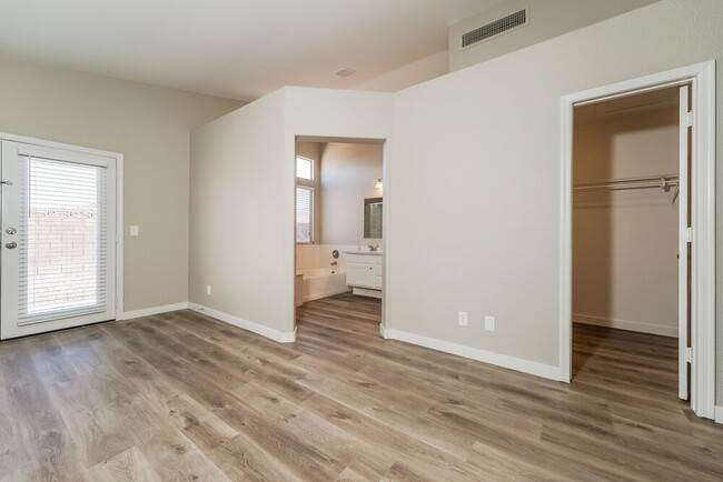 Building Photo - 3844 Debussy Way