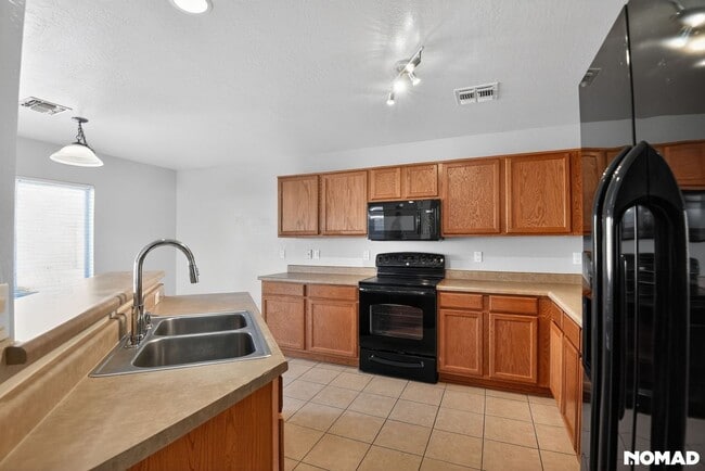 Building Photo - 22066 W Solano Dr