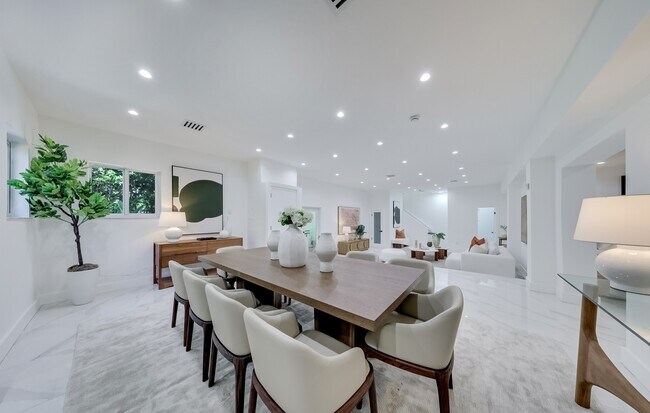 Building Photo - 871 NE 81st St