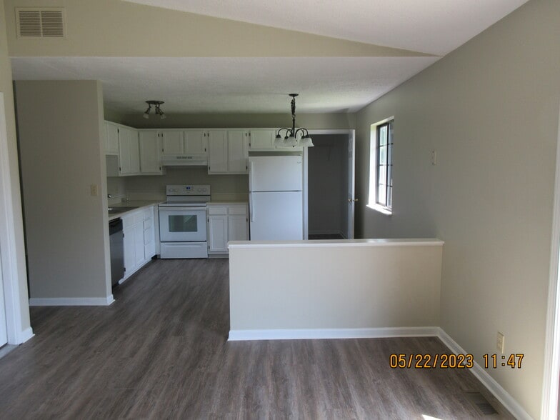 Building Photo - 1406 Daleville Ave
