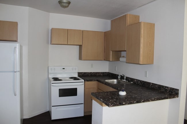 Kitchen - 18th Street Plaza Apartments
