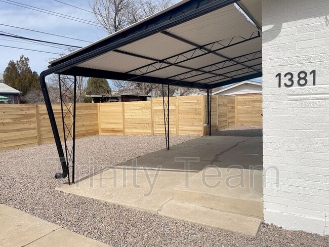 Building Photo - 1381 Xanadu St