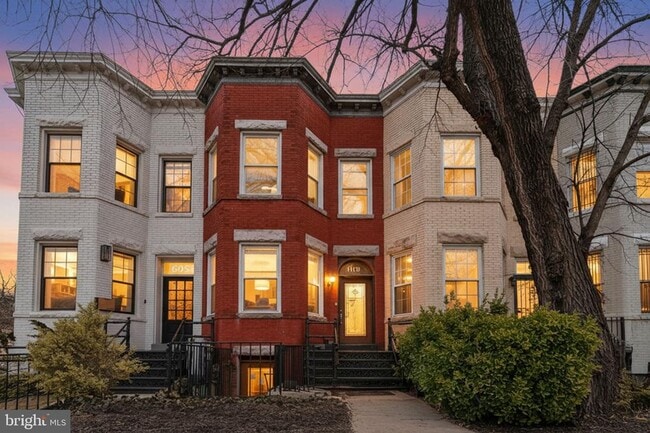 Building Photo - 1169 6th St NE