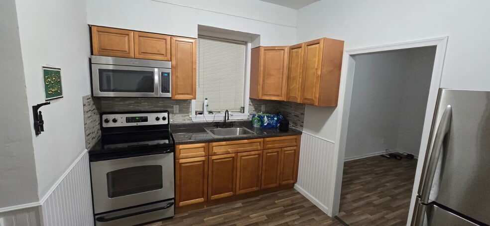 Building Photo - 3068 N Percy St