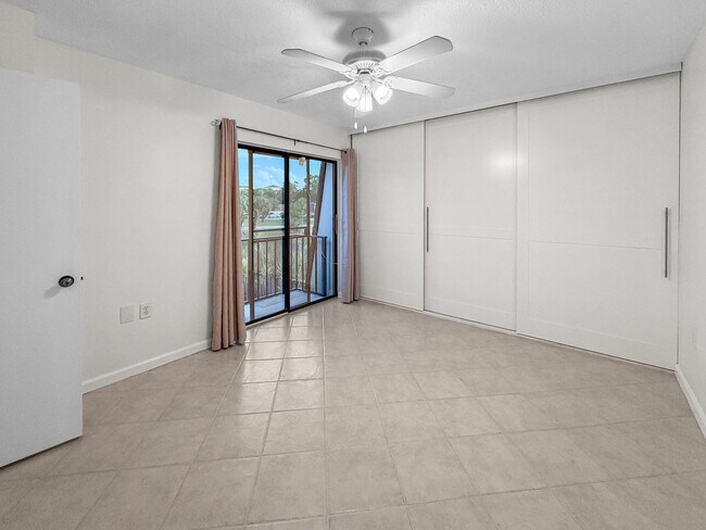 Building Photo - 306 3rd Ln