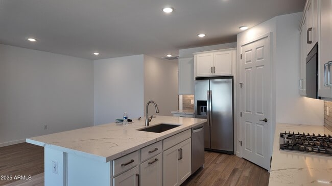 Building Photo - 23006 E Starflower Dr