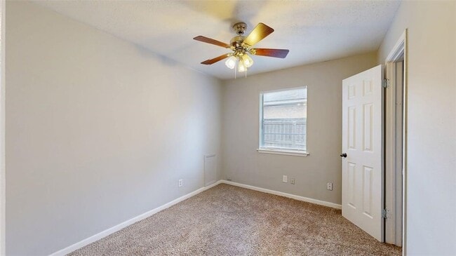 Building Photo - 1107 Braeswood Dr