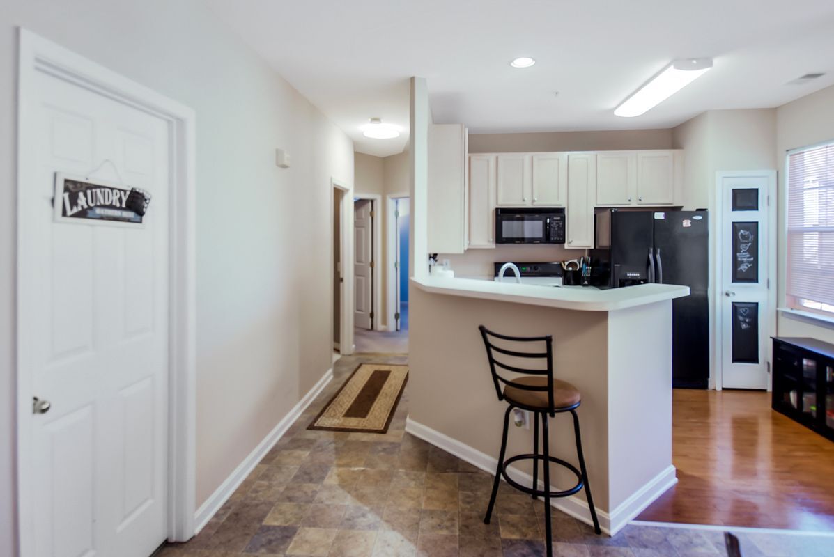 Building Photo - 5003 Hollington Dr