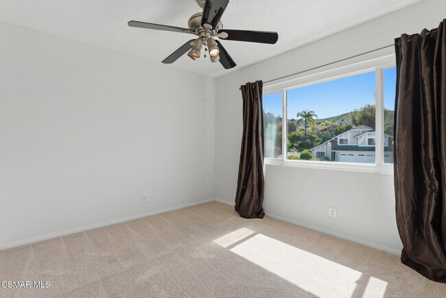 Building Photo - 1239 Honeysuckle Ct