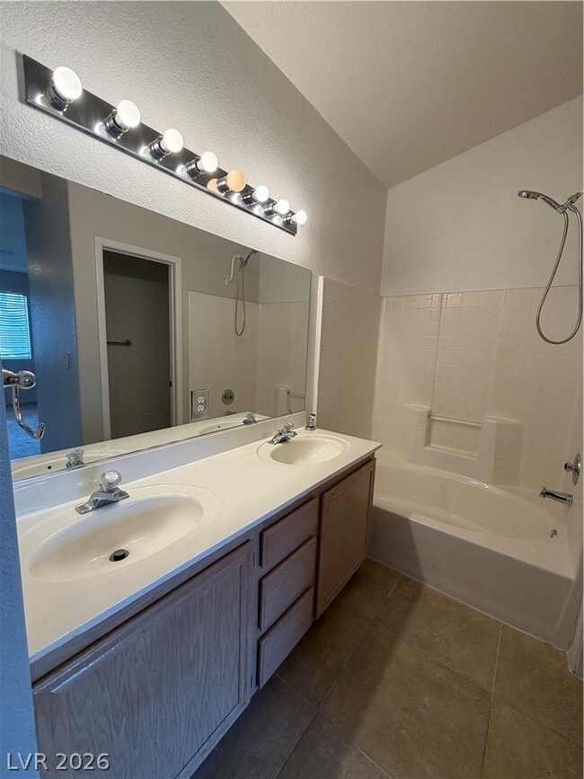 Building Photo - 1020 Allure Dr