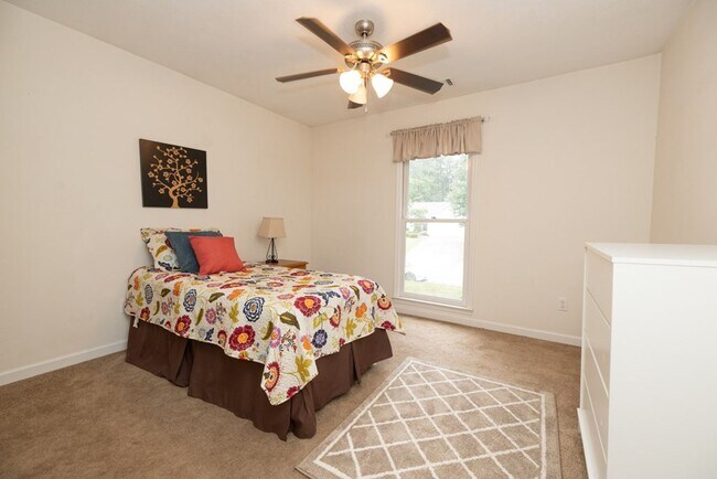 Building Photo - 3 Bedroom Home in North Columbus, GA