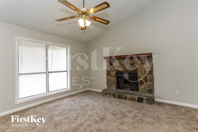 Building Photo - 4550 Glory Dr