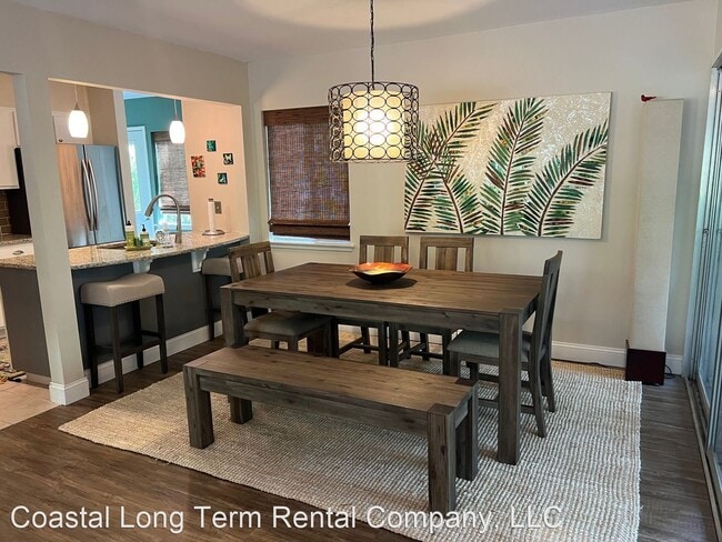 Primary Photo - 2 br, 2 bath House - 4 Pender Lane