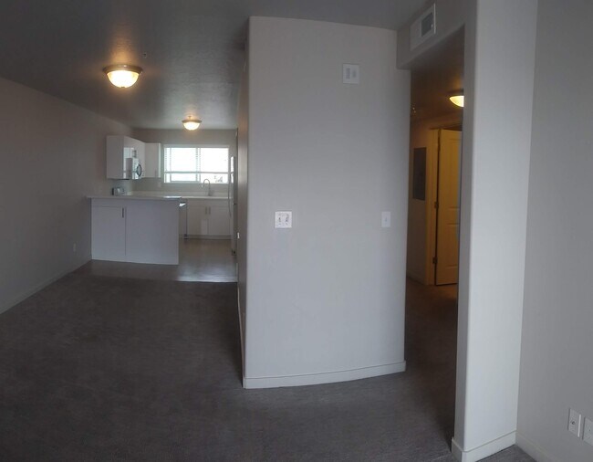 Building Photo - 1026 N 1090 W St