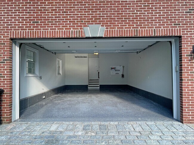 Building Photo - 1019 Grove St