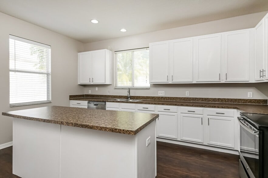 Building Photo - 2701 Amanda Kay Way