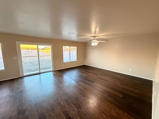 Building Photo - Refinished 4 by 2.5 Avondale Home - Corner...