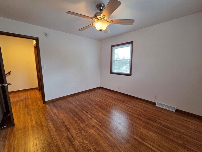 Building Photo - W 2nd St 1408-1410