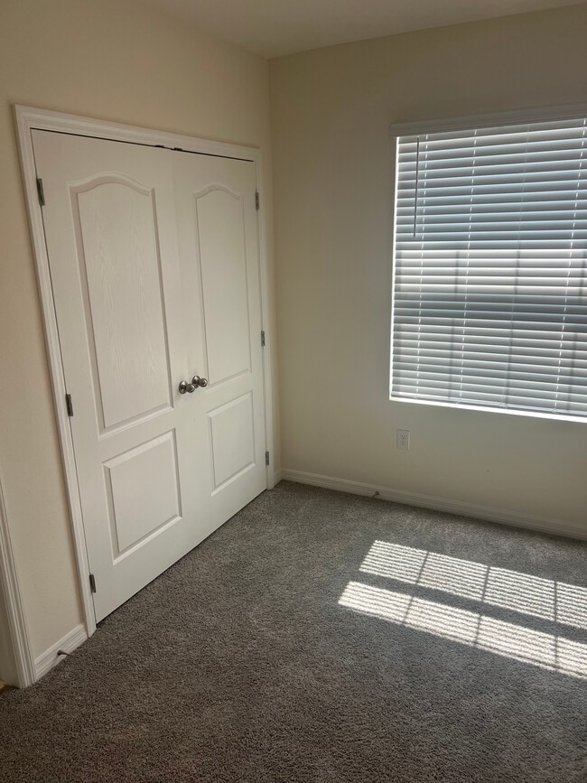 Building Photo - 1375 Isleta Lp