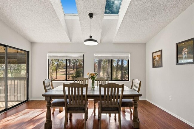 Building Photo - 8006 Picketts Ct