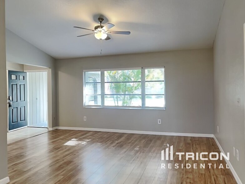 Building Photo - 20336 Peachland Blvd
