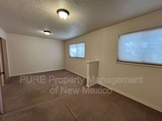 Building Photo - 2104 Smith Ln