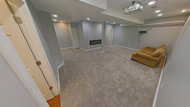 Building Photo - 1423 Ruffner Ave