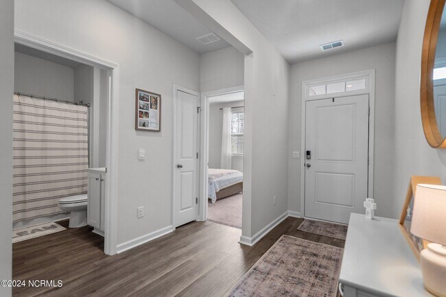 Building Photo - 1561 Pleasant Holw Ct SE