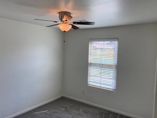 Building Photo - TUSCANY GUARD GATED COMMUNITY. LOTS OF UPGRADES AND HOA AMENITIES