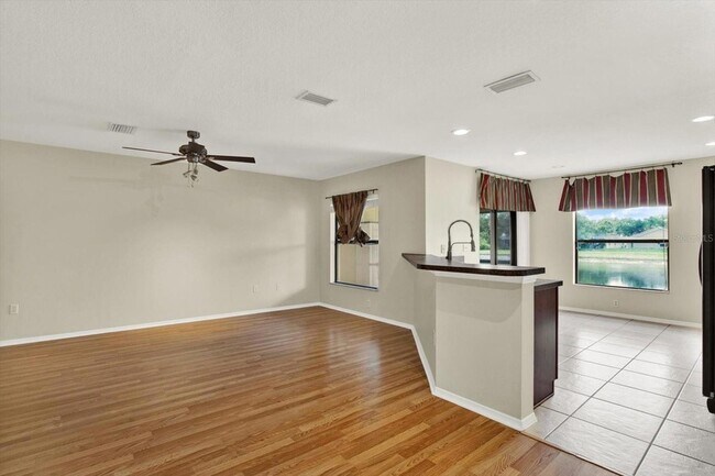 Building Photo - 2630 Edgewater Falls Dr