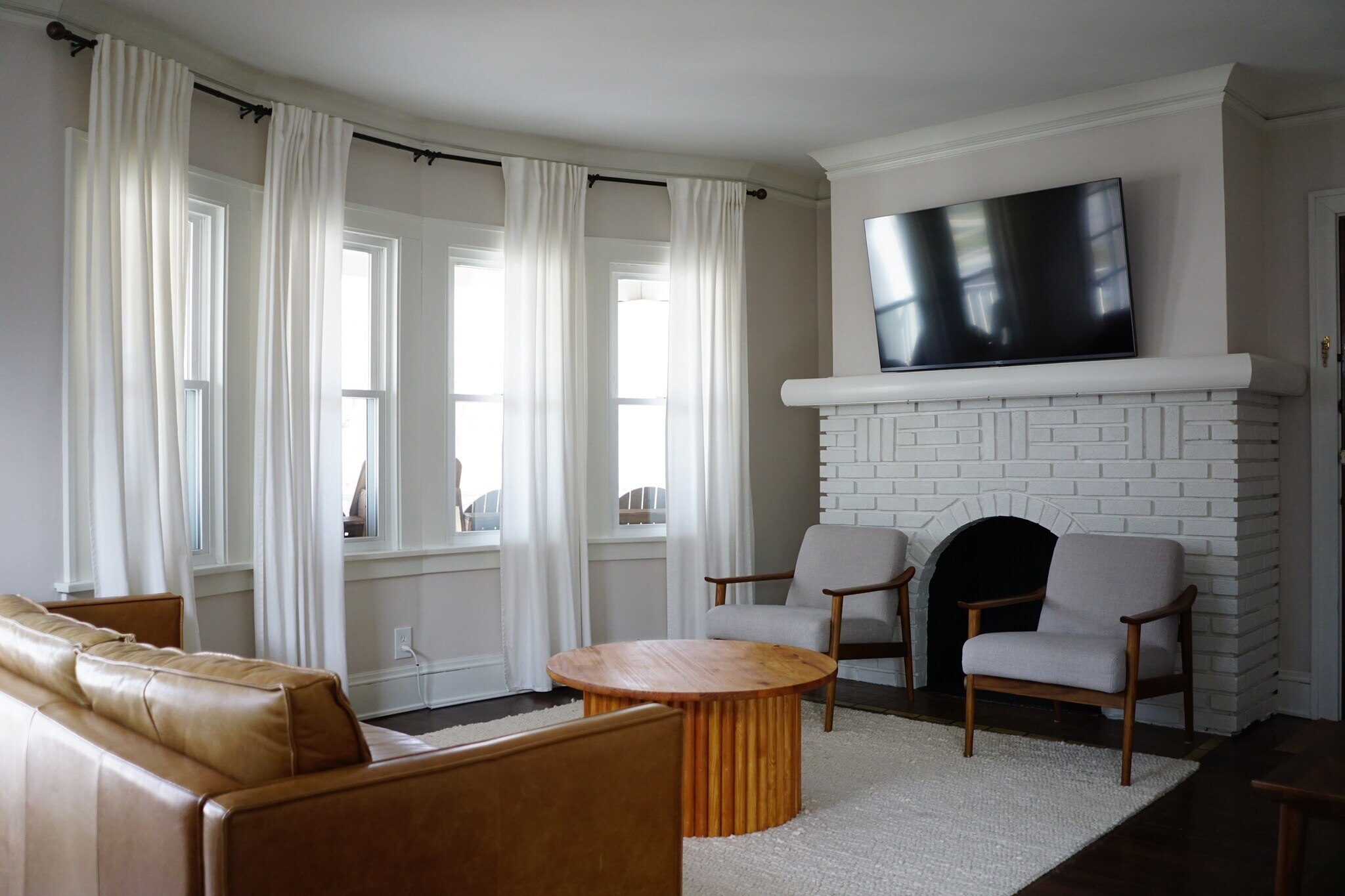 Building Photo - 10010 Burton Ave