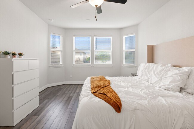 Building Photo - 16622 Daylight Ln