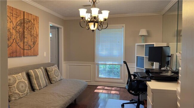 Building Photo - 4603 Villa Chase Dr NE