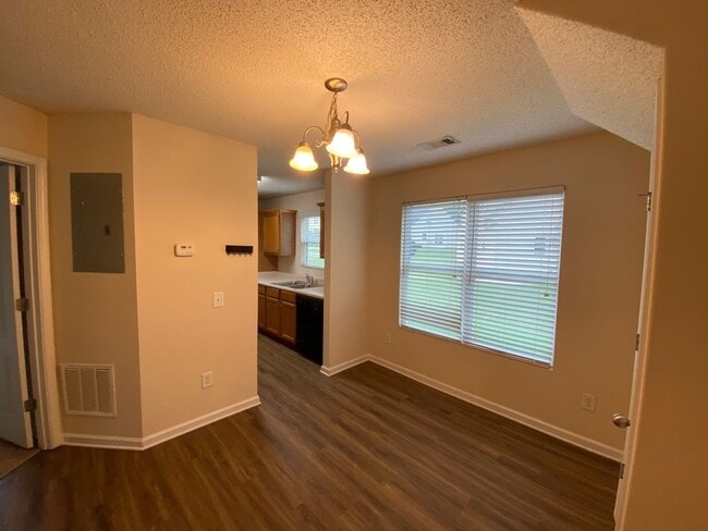 Building Photo - PRE-LEASING FOR AUGUST 2026!