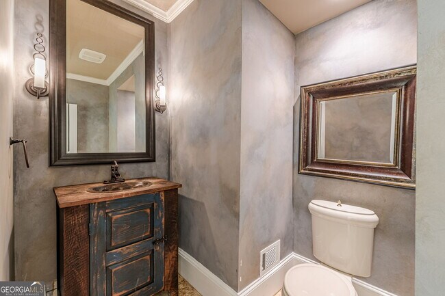 Building Photo - 1957 Walker Ave