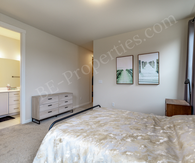 Building Photo - Lovely Tehaleh 3 bedroom
