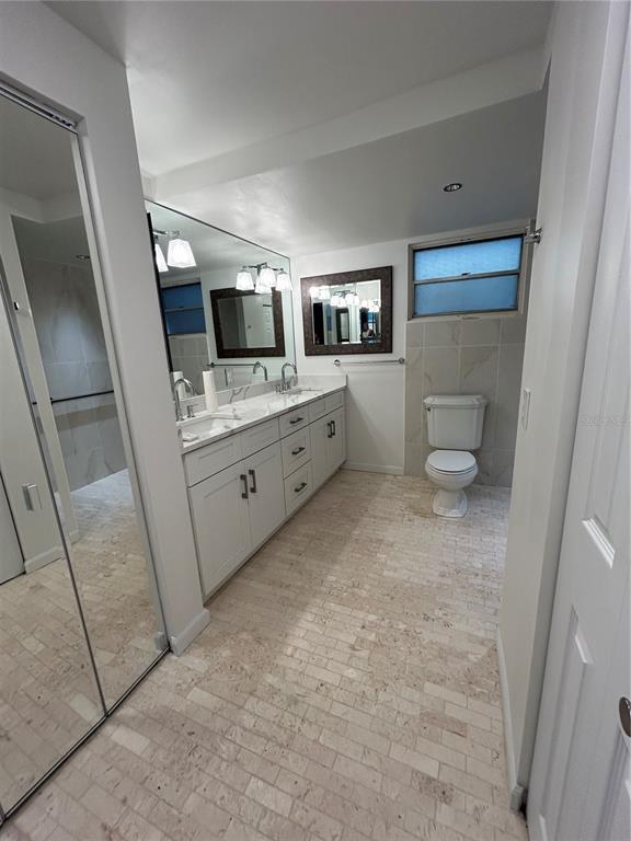 Building Photo - 690 Osceola Ave