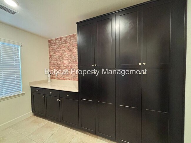 Building Photo - 6515 Copper Mountain Dr