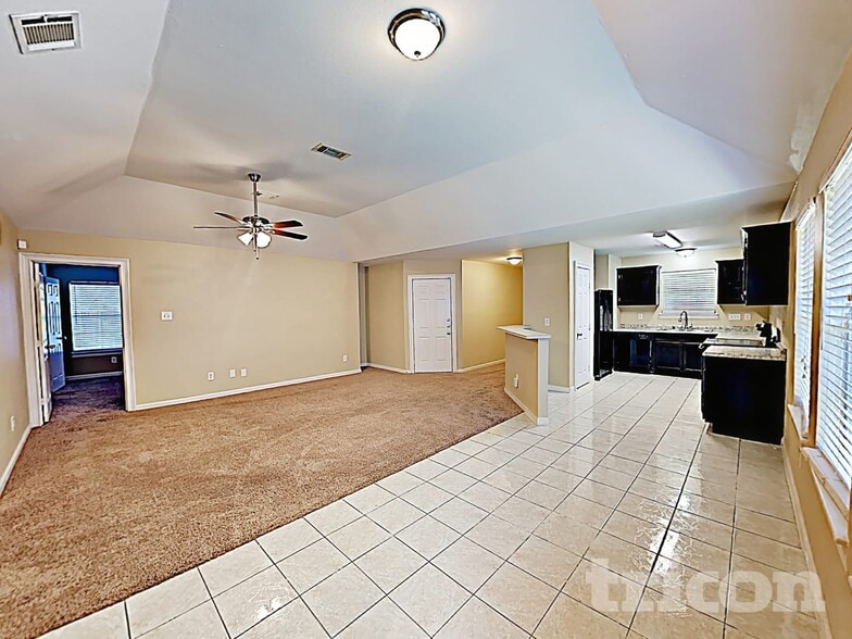 Building Photo - 12926 Abalone Way