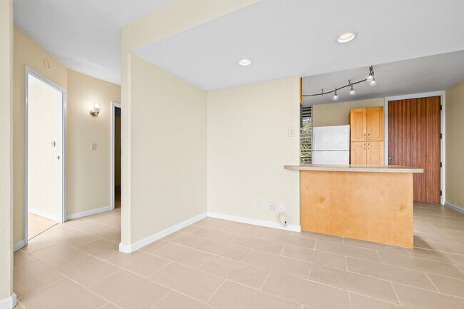 Building Photo - 95-2057-2057 Waikalani Pl