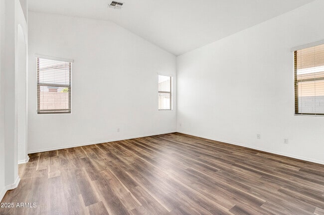 Building Photo - 17228 W Elm St
