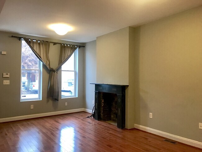 Building Photo - 25 N Montford Ave