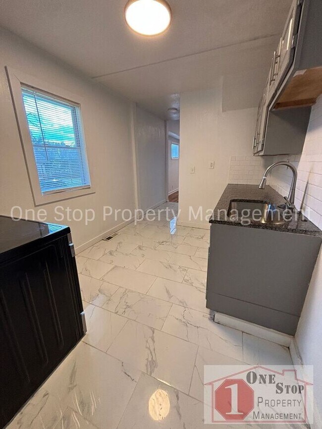 Building Photo - Beautiful 4 Bedroom 1 Bathroom Home in Kan...