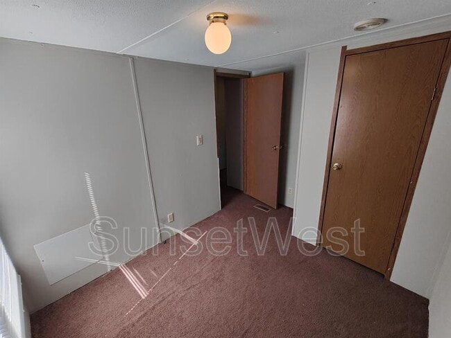 Building Photo - 308 Sunshine Dr