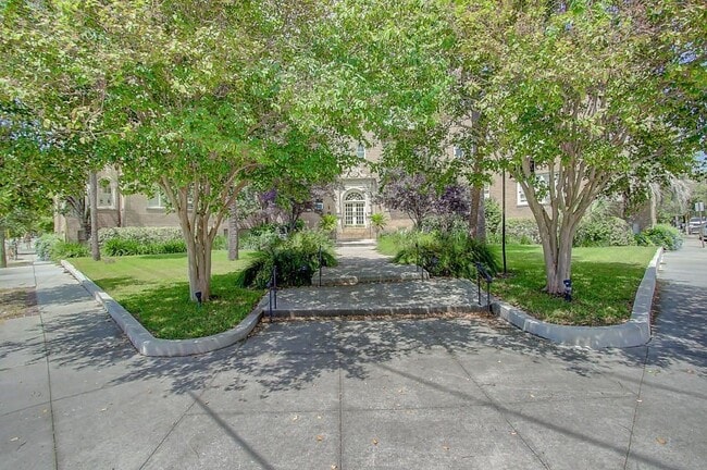 Building Photo - STUDIO DOWNTOWN RUTLEDGE AVENUE-AVAILABLE AUGUST 1, 2026