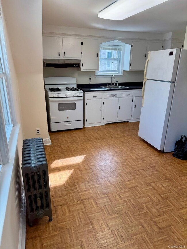 Building Photo - 29 N Long Beach Rd