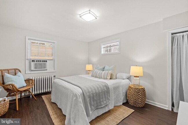 Building Photo - 1700 Dewitt Ave